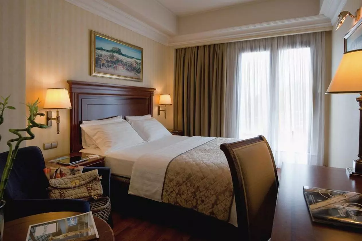 EELCTRAPALACE_SHABAVIZ (5).jpg